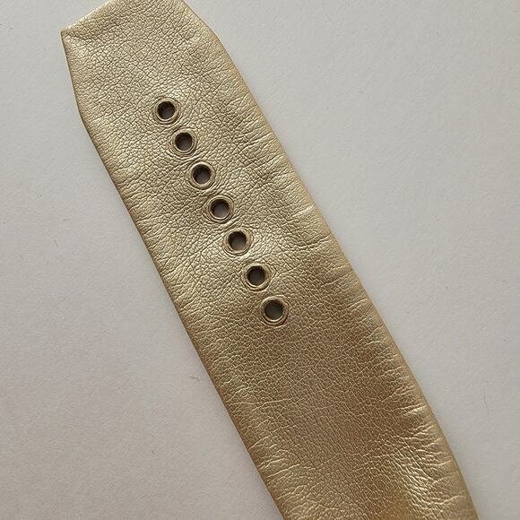 Vintage Watches Gold Wide Strap Square Dial Watch Bold Y2K Glam Statement - Picture 7 of 10